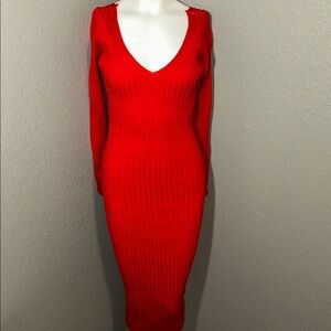 Chic Scarlet Long Sleeve Dress